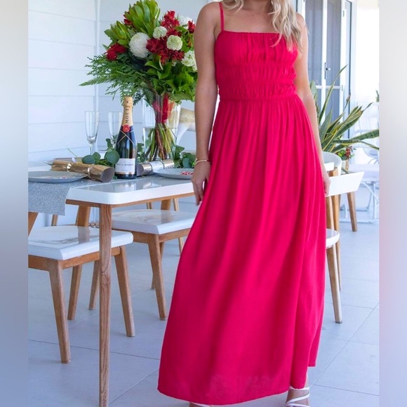 Dresses & Skirts - Elegant Summer Maxi Dress – Perfect Condition